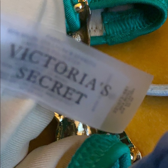 Two piece bathing suit - Picture 4 of 4